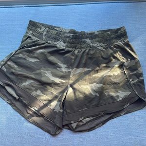 Athleta Camo Printed Mesh Racer Run Short